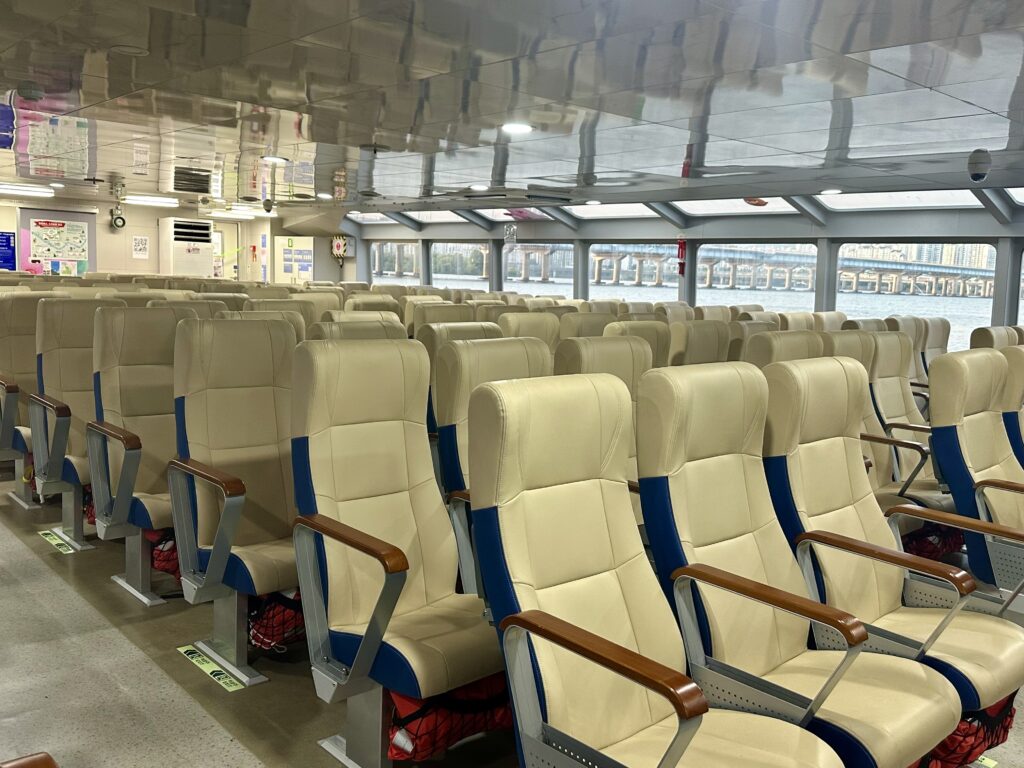 The seating layout in the interior of the Hangang Bus.